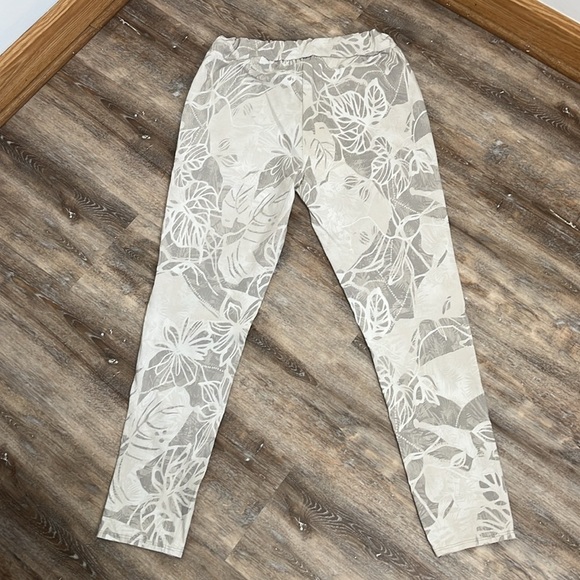 Nina Kindosa Paris Women Pull On Chali Pants Size M? Tropical Camo Print Neutral - Picture 5 of 16